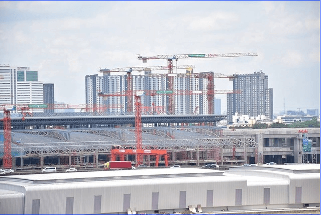 建設中のバンス―中央駅
